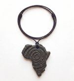 Colgante de Barro Negro África Espiral