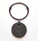 Colgante de Barro Negro Pintadera Círculos